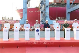 Thủ tướng dự Lễ phát lệnh làm hàng đầu Xuân tại Cảng quốc tế Tân Cảng - Cái Mép