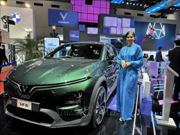 VinFast giới thiệu xe điện tay lái nghịch tại Indonesia