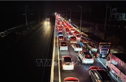 Tai nạn liên hoàn giữa xe khách và ba ô tô trên cao tốc Phan Thiết - Dầu Giây