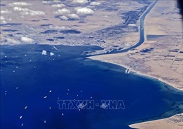 Doanh thu từ kênh đào Suez giảm mạnh do các cuộc tấn công của Houthi ở Biển Đỏ