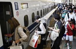 Nhật Bản: Tàu cao tốc chạy quá ga, trên 30.000 hành khách bị ảnh hưởng