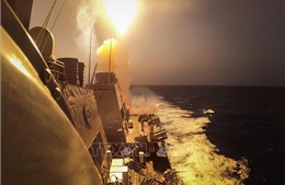 Mỹ: Phá hủy tên lửa của Houthi nhắm vào tàu thương mại trên Vịnh Aden