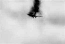 Ngày 12/4/1954: Chiếc máy bay thứ 50 của địch bị bắn rơi tại Điện Biên Phủ