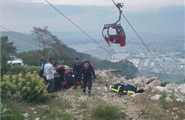 Thổ Nhĩ Kỳ giải cứu hơn 40 hành khách mắc kẹt 20 giờ trên cáp treo hỏng