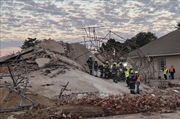 Vụ sập tòa nhà ở Nam Phi: Liên lạc được với 11 người dưới đống đổ nát