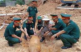 Phát hiện quả bom 340 kg khi đào đất làm nhà