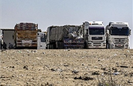2.000 xe tải chở hàng viện trợ mắc kẹt tại cửa khẩu Rafah bên phía Ai Cập