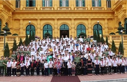 Chủ tịch nước Tô Lâm gặp mặt học sinh tiêu biểu tham dự Chương trình &#39;Trại hè yêu thương&#39;