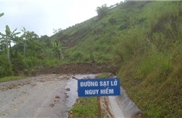 Bão số 2 làm nhiều tuyến đường tại Thanh Hóa bị sạt lở