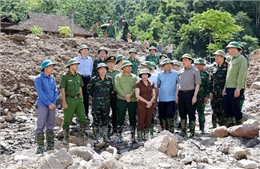 Phó Thủ tướng Trần Lưu Quang kiểm tra khắc phục hậu quả lũ quét tại xã Mường Pồn