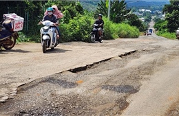 Khẩn trương sửa chữa tuyến đường huyết mạch tại Bình Phước