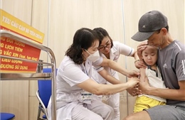 Khẩn trương rà soát, tiêm bù, vét vaccine cho trẻ chưa được tiêm phòng sởi