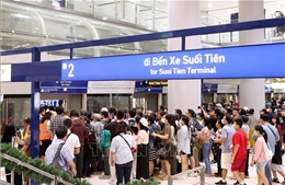 Metro số 1 phục vụ tới 150.000 lượt khách trong ngày đầu vận hành