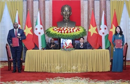 Chủ tịch nước Lương Cường, Tổng thống Burundi chứng kiến lễ trao văn kiện hợp tác 
