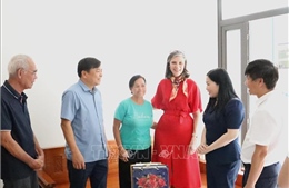 Bàn giao nhà và trao hỗ trợ cho người dân vùng lũ Yên Bái