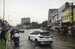 Hải Dương: Nhiều tuyến phố ngập nặng sau cơn mưa to, gây khó khăn về giao thông