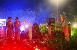 Độc đáo show diễn thời trang tái hiện &#39;Phiên chợ Âm Dương&#39;