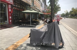 Người dân vất vả mưu sinh những ngày nắng nóng