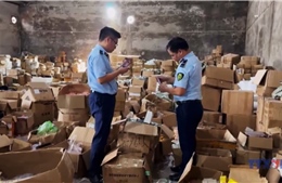 Quảng Ninh: Phát hiện kho hàng lậu với hơn 47.000 sản phẩm vi phạm