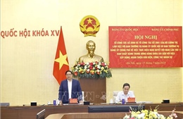 Chủ tịch Quốc hội và Thủ tướng Chính phủ đồng chủ trì Hội nghị các tổ công tác của Bộ Chính trị