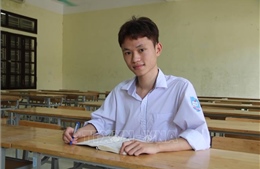 Nghị lực vượt khó của nam sinh thủ khoa tổ hợp A00