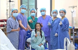 Trên 40 chuyên gia tham gia ca ghép đồng thời tim - phổi cho người bệnh suy đa tạng