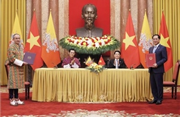 Chủ tịch nước và Quốc vương Bhutan chứng kiến lễ ký các văn kiện hợp tác hai nước