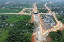 80 năm hành trình đổi mới cùng đất nước: Rộn ràng trên công trường dự án cao tốc Tuyên Quang - Hà Giang