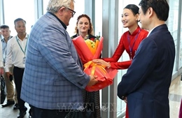 Chủ tịch Quốc hội New Zealand đến Hà Nội, bắt đầu thăm chính thức Việt Nam
