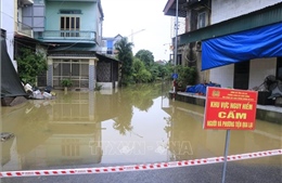 Nước sông Hồng rút chậm, nhiều hộ dân ở Lào Cai bị ảnh hưởng