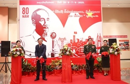 Vun đắp tình hữu nghị Việt Nam - Lào mãi mãi xanh tươi, đời đời bền vững
