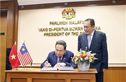 Chủ tịch Quốc hội Trần Thanh Mẫn hội đàm với Chủ tịch Thượng viện Malaysia