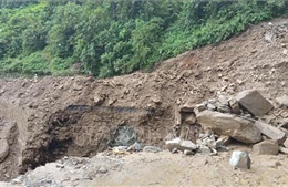 Gần 100 điểm giao thông đường bộ đang bị ách tắc sau bão số 10