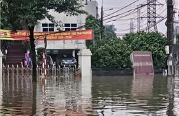 Sáng 8/10, trung tâm tỉnh Thái Nguyên vẫn chìm trong &#39;biển nước&#39; 