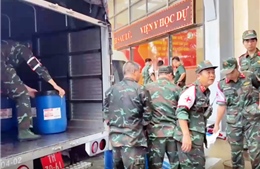 Lực lượng Quân y hỗ trợ nhân dân phòng, chống dịch bệnh sau lũ lụt