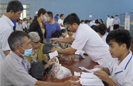 Chăm sóc sức khỏe cho gia đình chính sách, người dân có hoàn cảnh khó khăn