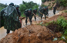 Bộ Quốc phòng yêu cầu các đơn vị khắc phục nhanh hậu quả mưa lũ tại Trung Bộ