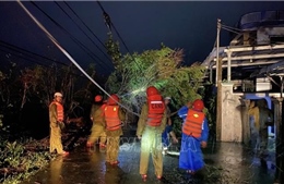 Bão số 13: Lực lượng chức năng tỉnh Đắk Lắk khẩn trương khắc phục hậu quả trong đêm