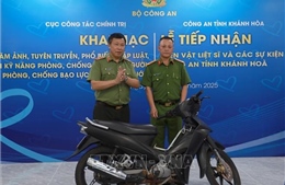 Tiếp nhận hiện vật trưng bày tại Bảo tàng