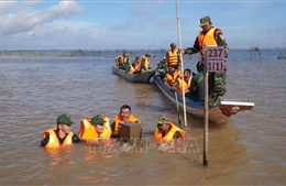 Phối hợp tuần tra song phương, kiểm tra cột mốc biên giới trong mùa lũ