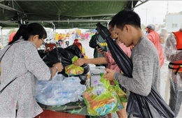 Đảm bảo cung ứng đầy đủ nhu yếu phẩm cho người dân vùng lũ Khánh Hòa