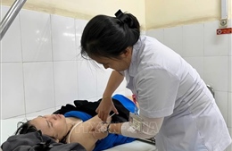 Huy động tối đa nhân lực, vật lực y tế chăm sóc sức khỏe người dân vùng ngập lụt