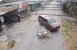 Truy tìm lái xe bán tải chống đối lực lượng làm nhiệm vụ