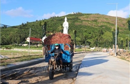 Hạ tầng thiết yếu nâng cao đời sống người dân vùng bãi ngang ven biển, miền núi