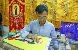 Ninh Bình: Cơ sở thêu truyền thống tất bật dịp cuối năm