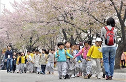 Hàn Quốc triển khai dịch vụ công trông trẻ đến tối muộn