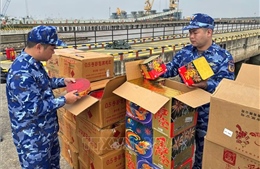 Phát hiện xuồng vận chuyển trái phép hơn nửa tấn pháo nổ