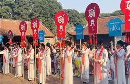 Hà Nội: 950 học sinh tiểu học diễn hành chào mừng năm mới Bính Ngọ và kỷ niệm 950 năm Quốc Tử Giám