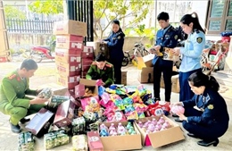 Quảng Trị: Phát hiện cơ sở kinh doanh hàng nhập lậu, không rõ nguồn gốc