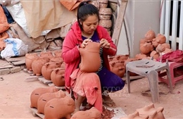 Nhộn nhịp làng nghề lợn đất truyền thống